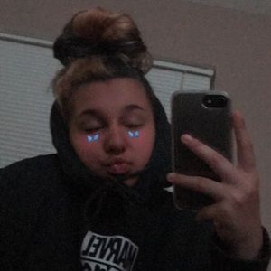 Meet your Posher, Abigail